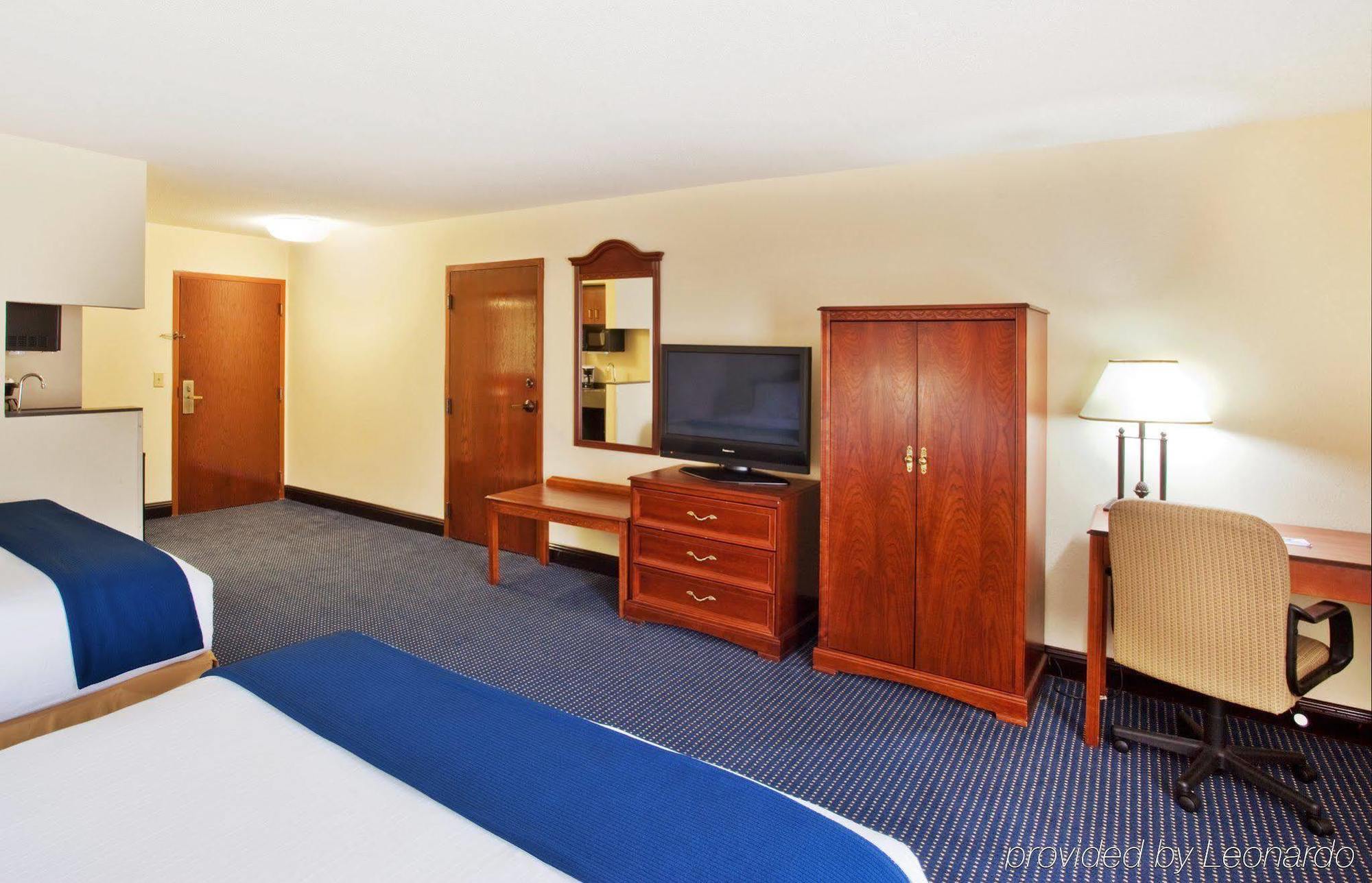 Holiday Inn Express & Suites Atlanta Perimeter Mall Hotel By Ihg Sandy Springs Szoba fotó