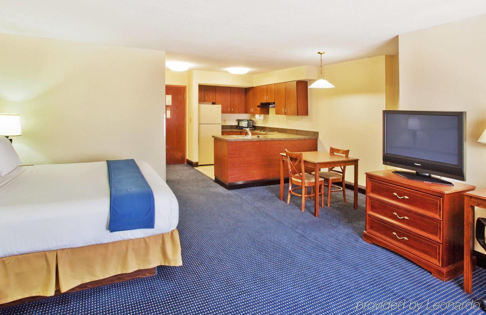 Holiday Inn Express & Suites Atlanta Perimeter Mall Hotel By Ihg Sandy Springs Szoba fotó