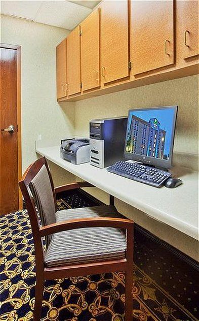 Holiday Inn Express & Suites Atlanta Perimeter Mall Hotel By Ihg Sandy Springs Létesítmények fotó